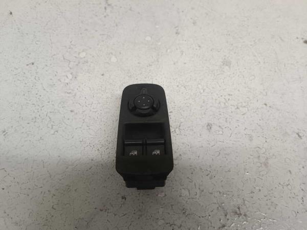 BOUTON LEVE VITRE ALFA ROMEO - Vue 1